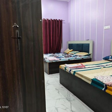 Shree Ayodhya Dham Guest House 300 Meter From Sri Ram Temple Free Pick Up , Drop , Breakfast & Wifi Εξωτερικό φωτογραφία
